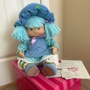 Marie Osmond Strawberry Shortcake “Blueberry Muffin” 10 In Doll #372/2500 - READ